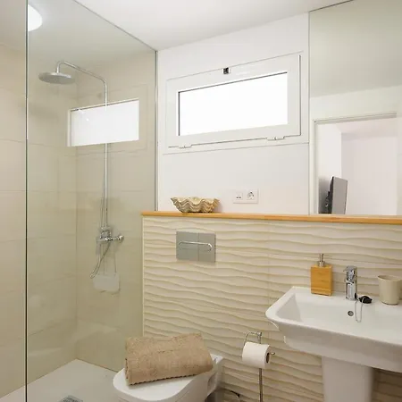 Vakantiehuis White Volcano Pool, Gym And Activities In Sport Center Fariones Included Puerto del Carmen (Lanzarote)