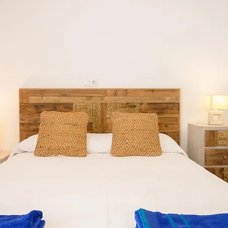 White Volcano Pool, Gym And Activities In Sport Center Fariones Included Holiday home Puerto del Carmen (Lanzarote)